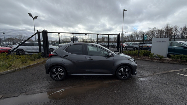 Toyota Yaris 1.5 Hybrid Design 5dr CVT Hybrid Hatchback